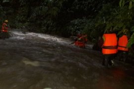 Seorang Siswi MTs di Bondowoso Hilang Terseret Arus Sungai