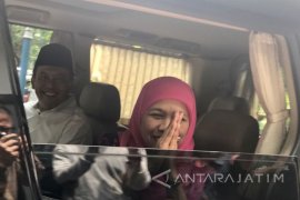 Khofifah Disambut Salawat PP Muslimat NU