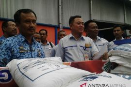 Bansos rastra untuk Batang diluncurkan