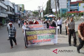 Aliansi Masyarakat Pulau Laut Tuntut Penambang Hengkang