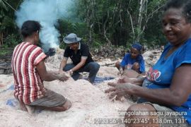 BPJS Ketenagakerjaan serahkan klaim jaminan hari tua