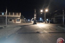 Suasana pergantian tahun di Singkil diguyur hujan