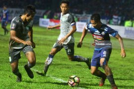 Sriwijaya Bertemu Arema di Final
