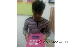 Polisi singkil ringkus kurir sabu