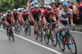Etape Terakhir TdI dijuarai Pebalap Thailand