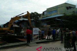 Pemkot Gunungsitoli tertibkan bangunan liar