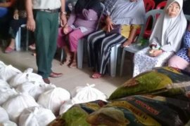 Banjir di Kecamatan Bantan, BPBD Bengkalis Salurkan Bantuan pada Pengungsi