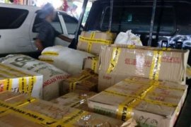 BBPOM Sita Semobil Pick Up Makanan Ilegal dari Pasar Bawah 