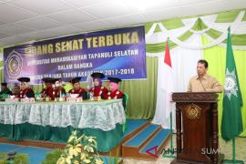 Bupati  hadiri wisuda sarjana UMTS