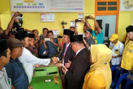 Irsan-Arwin daftar ke KPU