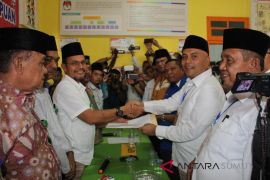 Rusyidi-Rosad daftar ke KPU