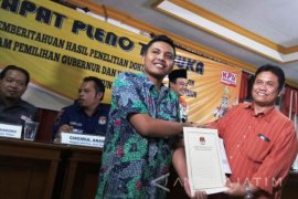 Gus Ipul-Puti dan Khofifah-Emil Lolos Syarat Kesehatan