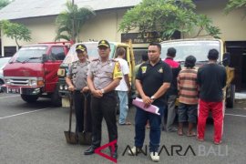 Polisi menangkap penambang liar aliran sungai