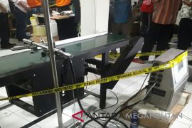 Polisi Ungkap Pemalsuan Oli Ternama di Bekasi