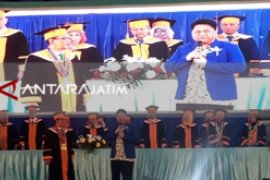 "IBU" Malang Anugerahi Ridwan Hisjam Tokoh Peduli Pendidikan (Video)
