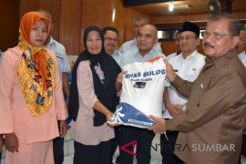19,615 Padang Pariaman Poor Families To Receive Rastra