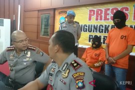 Polisi Tangkap Sepasang Kekasih Pembuang Bayi