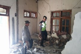 Tanah Bergerak, Sejumlah Rumah Alami Rusak Berat