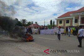 Unjuk rasa, PT Damai Jaya Lestari sebabkan bajir