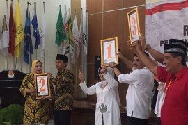 Suami Terjerat KPK, Istri Bupati Nyono Ambilkan Nomor Urut