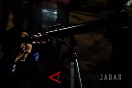 Observasi gerhana bulan di Sabuga disambut antusias warga