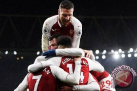 Aubameyang-Mkhitaryan bersinar saat Arsenal terkam Everton 5-1