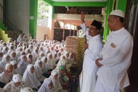 Calon Gubernur Gus Ipul Sowan Kiai di Kediri