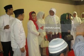 Kemajuan Pesantren Jadi Perhatian Gus Ipul-Puti (Video)