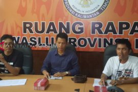 Bawaslu Kaltim panggil tim survei tak terdaftar