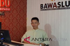 Bawaslu tunggu laporan gubernur soal politik uang