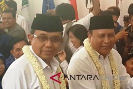 Sofyan Hasdam serahkan pergantian Nusyirwan ke partai