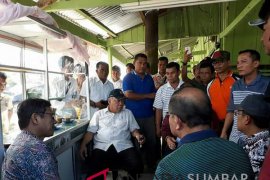 Keluarga korban kecelakaan ikhlas pemakaman di Sampit