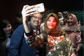 Gus Ipul 'Baper' Usai Nonton Dilan (Video)