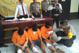 Polisi Tulungagung Tembak Komplotan Geng Palembang