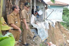 Pjs Wali Kota Bekasi tinjau lokasi Banjir di Bekasi Utara