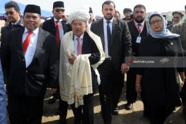 Wapres Lakukan Peletakkan Batu Pertama Klinik Kesehatan di Afganistan (Video)