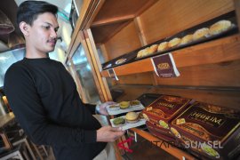 Kedai Pelestari Kue Tradisional Page 1 Small