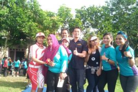 Mahardika-Arief Gelar Jalan Sehat Ajak Warga Berubah