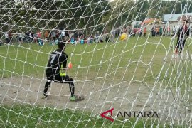 Kalahkan Putra Cotglie, Pelor ke semi final