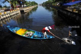 PENGELOLAAN SAMPAH DANAU BUATAN Page 1 Small