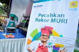 Rekor MURI  Memasak dengan Kompor Induksi Page 1 Small