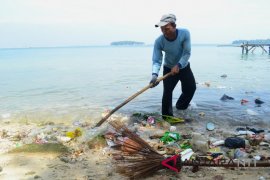 TN Komodo antisipasi sampah Lebaran