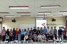 Mahasiswa UNP Adakan Workshop Robotic dan PLC