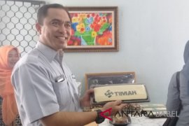PT Timah bantu pasarkan kerajinan siswa YPAC Pangkalpinang