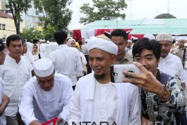 Ustadz Arifin Ilham menuju Penang untuk dirawat