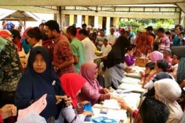 Antusiasnya Masyarakat Desa Penyengat Sungai Apit Ikuti Pengobatan Gratis IDI Riau