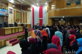 Wali kota Banjarmasin Ibnu Sina  lantik 176 pejabat