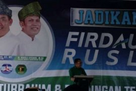 Jefry Noer Ketua Tim Relawan Bapaslon Firdaus-Rusli Effendi (Firli) Sumbang Dana Pribadi