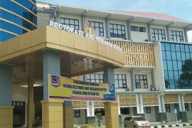 Lantik pengurus baru, UNP miliki Pusat Studi Kajian Pancasila