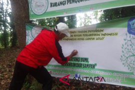 "Becak" Babel ajak warga pungut sampah